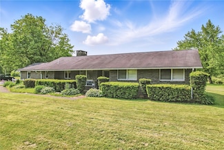 1011 S Lake Rd, Mercer, PA 16137