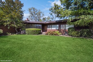 800 Edgewood Ln, Glenview, IL 60025