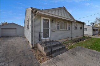 1859 Mathews Rd, Youngstown, OH 44514