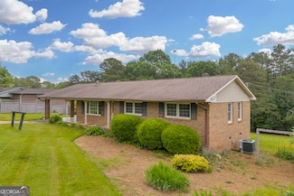 234 Edgewood Dr, Mount Airy, GA 30563