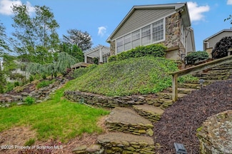 214 Oak St, Dunmore, PA 18512