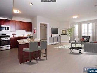 555 10th St Unit 101, Palisades Park, NJ 07650