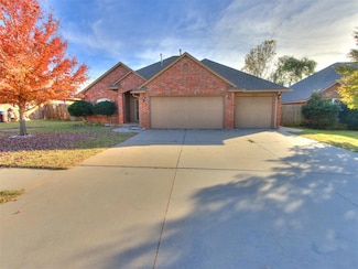 1808 NE 32nd St, Moore, OK 73160