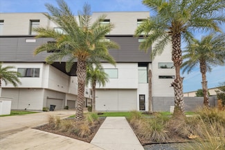 5929 E Post Oak Ln, Houston, TX 77055