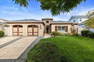 3757 Sherwood Park Dr, Medford, OR 97504