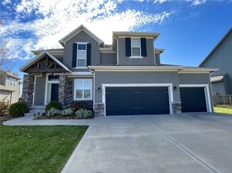 1012 SE Auburn Ct, Blue Springs, MO 64014