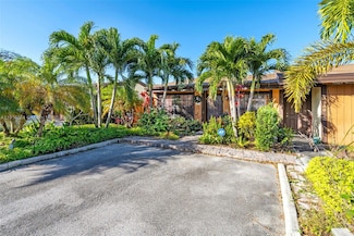 2340 Evergreen Ct, Pembroke Pines, FL 33026