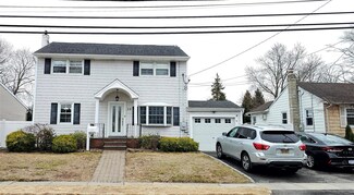 28 Leibrock Ave, Lindenhurst, NY 11757