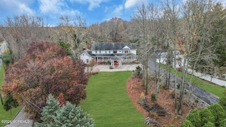 124 Casino Dr, Farmingdale, NJ 07727