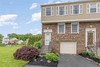496 Penbrooke Dr, Penfield, NY 14526
