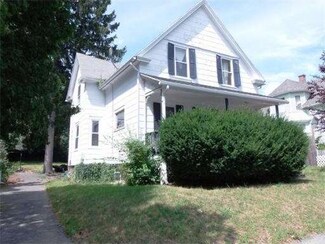3 Geneva St, Worcester, MA 01602