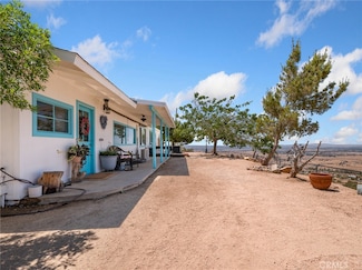 9066 Reposo Ln, Apple Valley, CA 92308