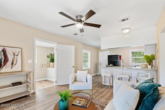 9814 Buncome Rd, Jacksonville, FL 32246