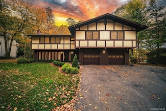 4 Ayr Ct, Airmont, NY 10901