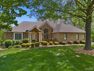 2 Windsurfer Ct, Lake Saint Louis, MO 63367