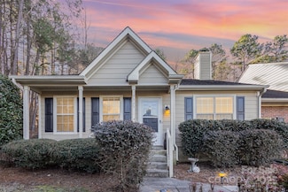 9325 Four Mile Creek Rd, Charlotte, NC 28277