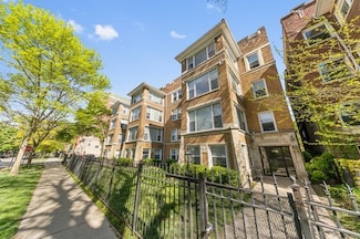 7451 N Greenview Ave Unit 213, Chicago, IL 60626