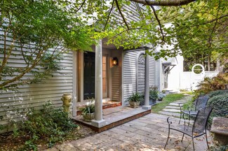 13 College Hill Rd, Woodstock, VT 05091