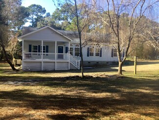 146 Eudora Dr, Newport, NC 28570