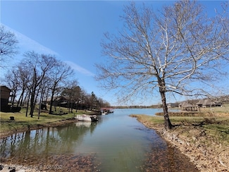 42 Ouachita Dr, Hackett, AR 72937