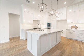 12425 SW 30th St, Yukon, OK 73099