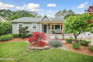 28 Arno St, Oakhurst, NJ 07755