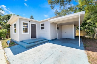 421 S C St, Lake Worth, FL 33460