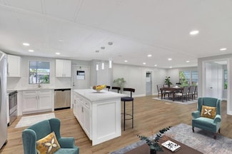 18005 Huapi Bay, Boynton Beach, FL 33436