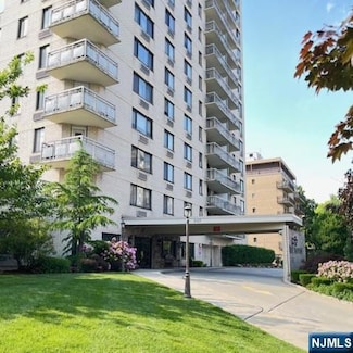 307 Prospect Ave Unit 4A, Hackensack, NJ 07601