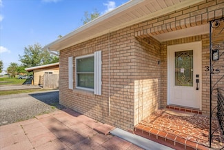 32 Virginia Ave, Deland, FL 32724