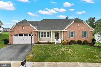 14 Waxwing Ln, Gettysburg, PA 17325