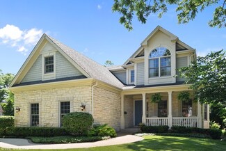 404 N Washington St, Wheaton, IL 60187