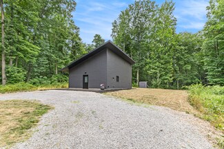 2392 Sullivan Rd, Ravenna, MI 49451