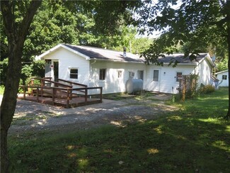 33 Gwen Haley Rd, Burgettstown, PA 15021
