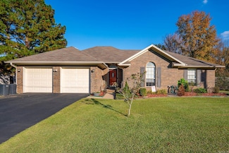 24 Darrell St, Vilonia, AR 72173