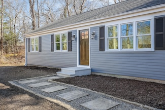 6 Wellington Cir, Sandwich, MA 02563