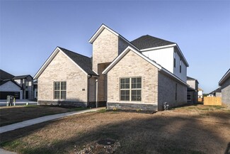 430 Rainforest Loop, Centerton, AR 72719