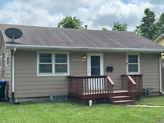 2415 SW Duane St, Topeka, KS 66606