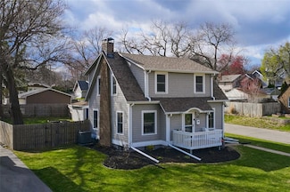 944 38th St, Des Moines, IA 50312