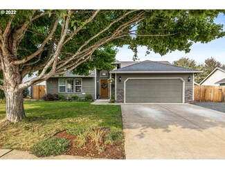 581 Creswood Loop, Creswell, OR 97426