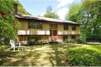 667 Depot Rd, Boxborough, MA 01719