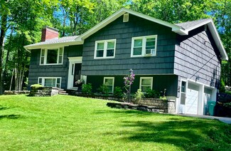 4 Westview Dr, Rochester, NH 03867