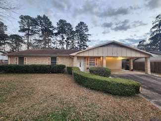1212 Baxley Ln, Longview, TX 75604