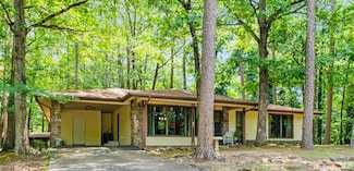 1 Herencia Cir, Hot Springs Village, AR 71909