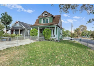 531 E 8th St, the Dalles, OR 97058