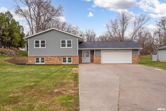 2032 W 51st St, Davenport, IA 52806