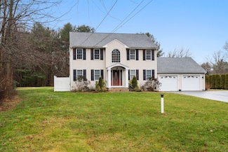 592 Myricks St, East Taunton, MA 02718