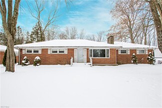 698 Fairwood Rd, New Franklin, OH 44319