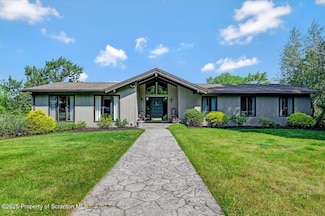 102 Old Windmill Rd, Clarks Summit, PA 18411