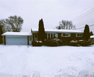 127 Fieldcrest Ct, Buffalo, NY 14224